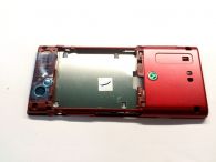 Sony Ericsson T700 -        (: Red),    http://www.gsmservice.ru